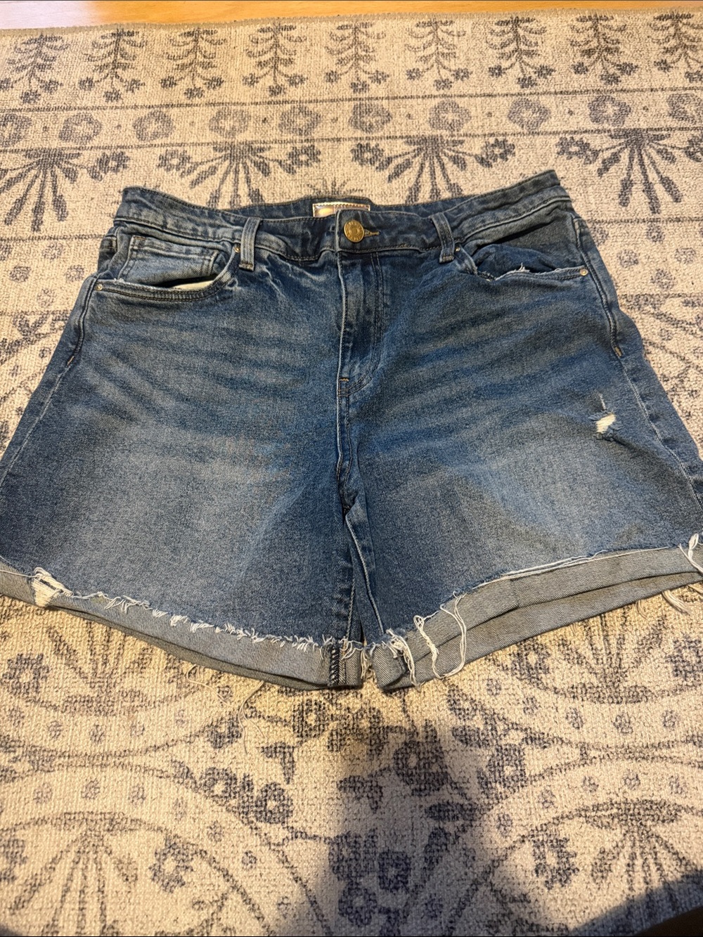 Kut from the Kloth Taylor Short